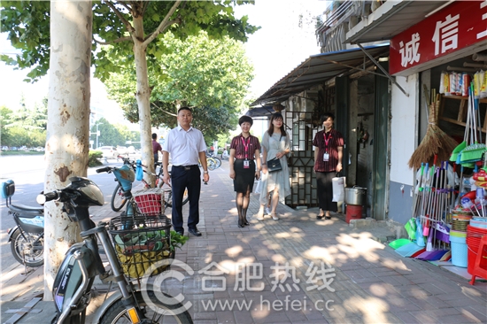 山水装饰9 ·9公益活动，2000瓶矿泉水酷暑送清凉